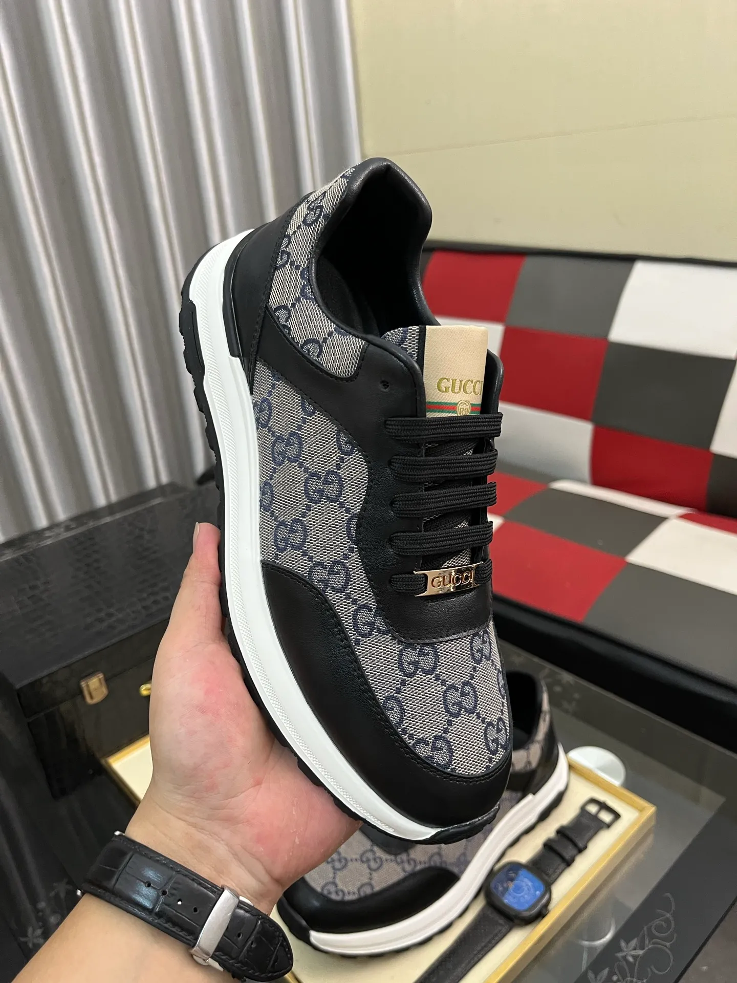 Men's shoes💰420⌚️⌚️[GUCCI] Gucci men's casual shoes are absolutely popular🔥The ultimate matching item for trendy men! The charm of super texture is irresistible, the main recommendation, the flower leather color is bright! The upper is made of high-quality cowhide + breathable fabric, sheepskin feet, wear-resistant rubber sole, noble and elegant! Extremely comfortable🎁🎁You can be as handsome as you want💪 38-442️⃣colors available